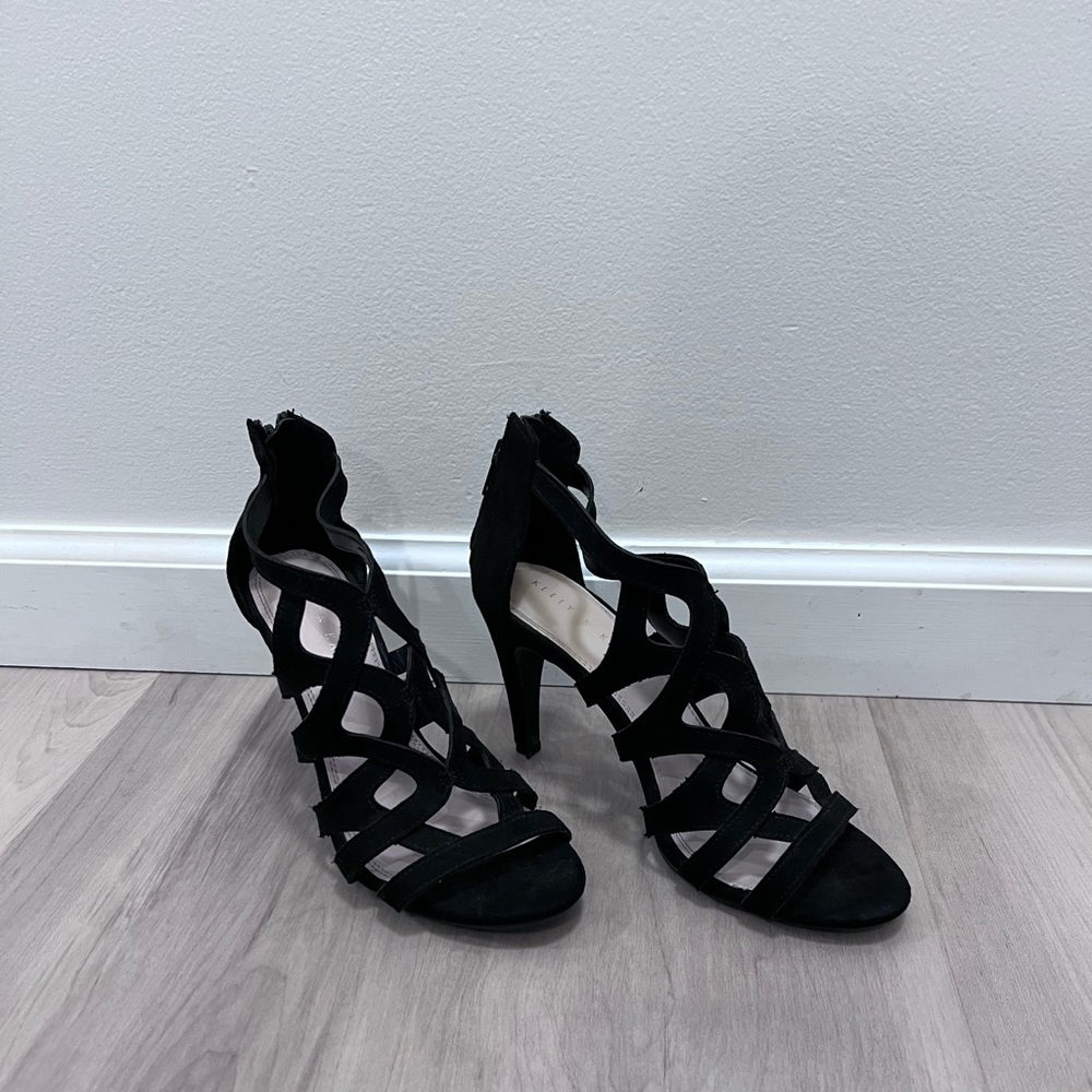 Kelly & Katie black heels size 8 like new